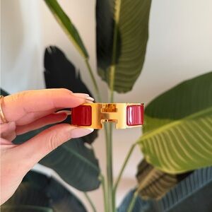 Hermes’ Clic Clac H Bracelet- Gold and Red Size GM / 17cm